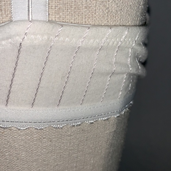 Bestform bra NWT woman’s size 34B white embroidery - Picture 7 of 9